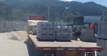 杭州 芝麻白仿形路沿石，直形路沿石