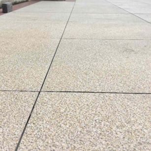 杭州 黄金麻花岗岩石板材荔枝面地面铺装效果