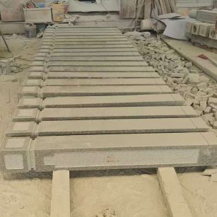 杭州 芝麻白异形加工雕刻-栏杆大柱，方柱