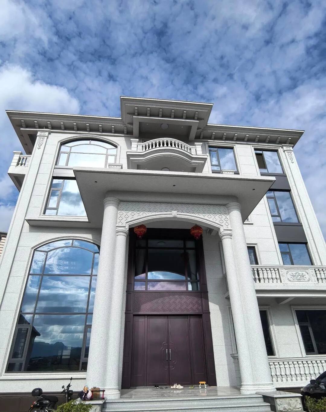 杭州白麻别墅外墙干挂石材效果示例