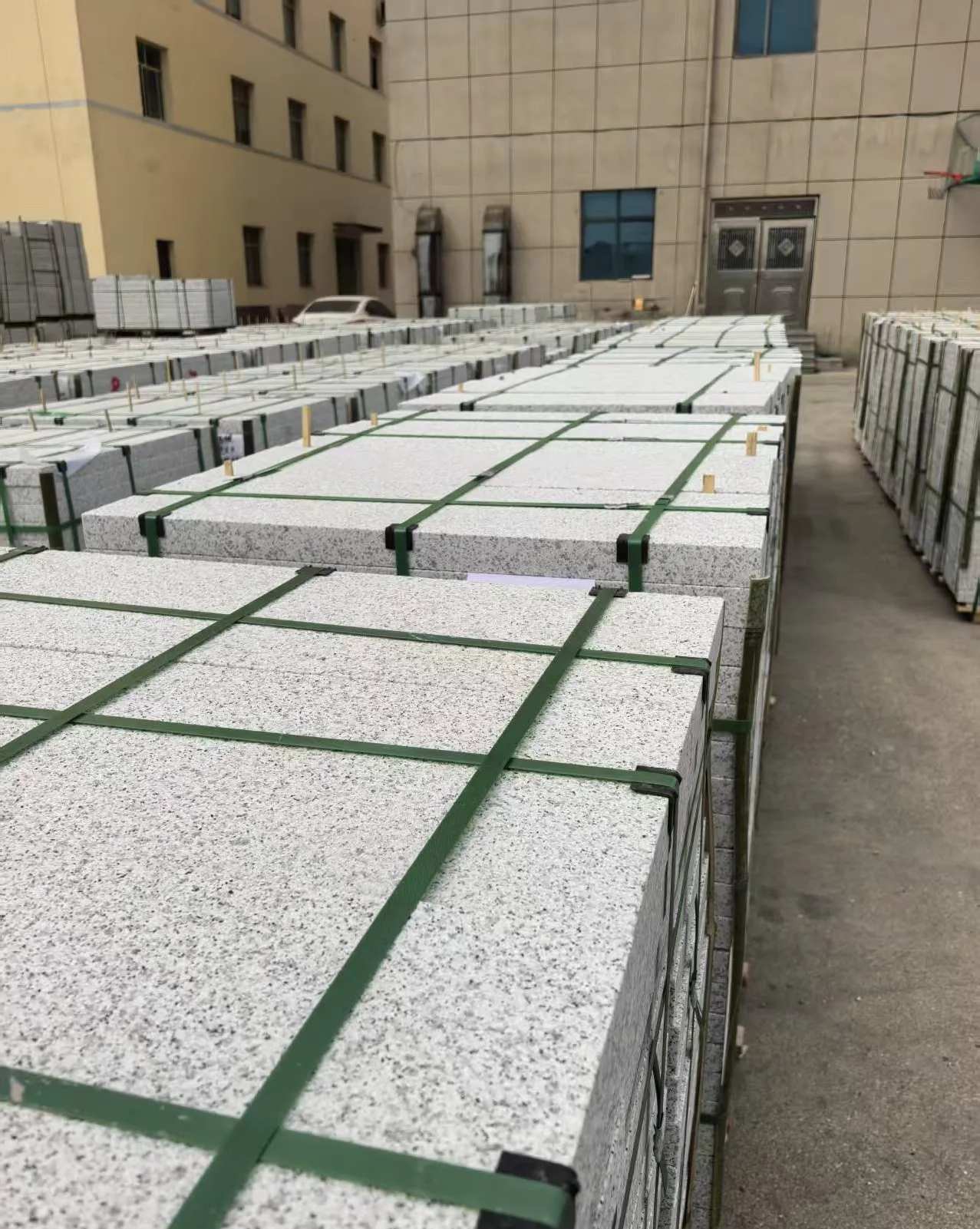 杭州 白麻花岗岩5.0公分荔枝面地铺石