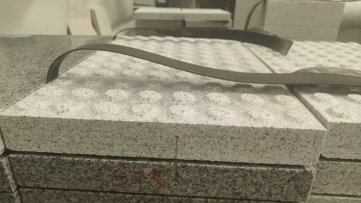 杭州 芝麻白花岗岩6.0公分荔枝面五轴加工雕刻盲点