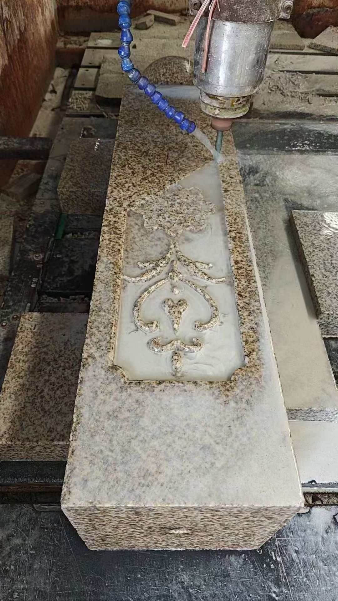 杭州 黄金麻花岗岩异形加工雕刻栏杆大柱