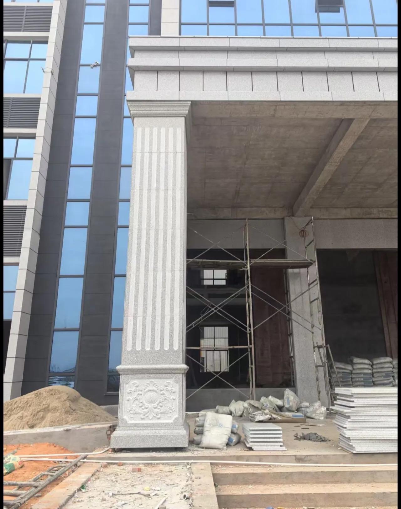 杭州 芝麻白光面花岗岩门楼大柱（罗马柱）配雕花底座