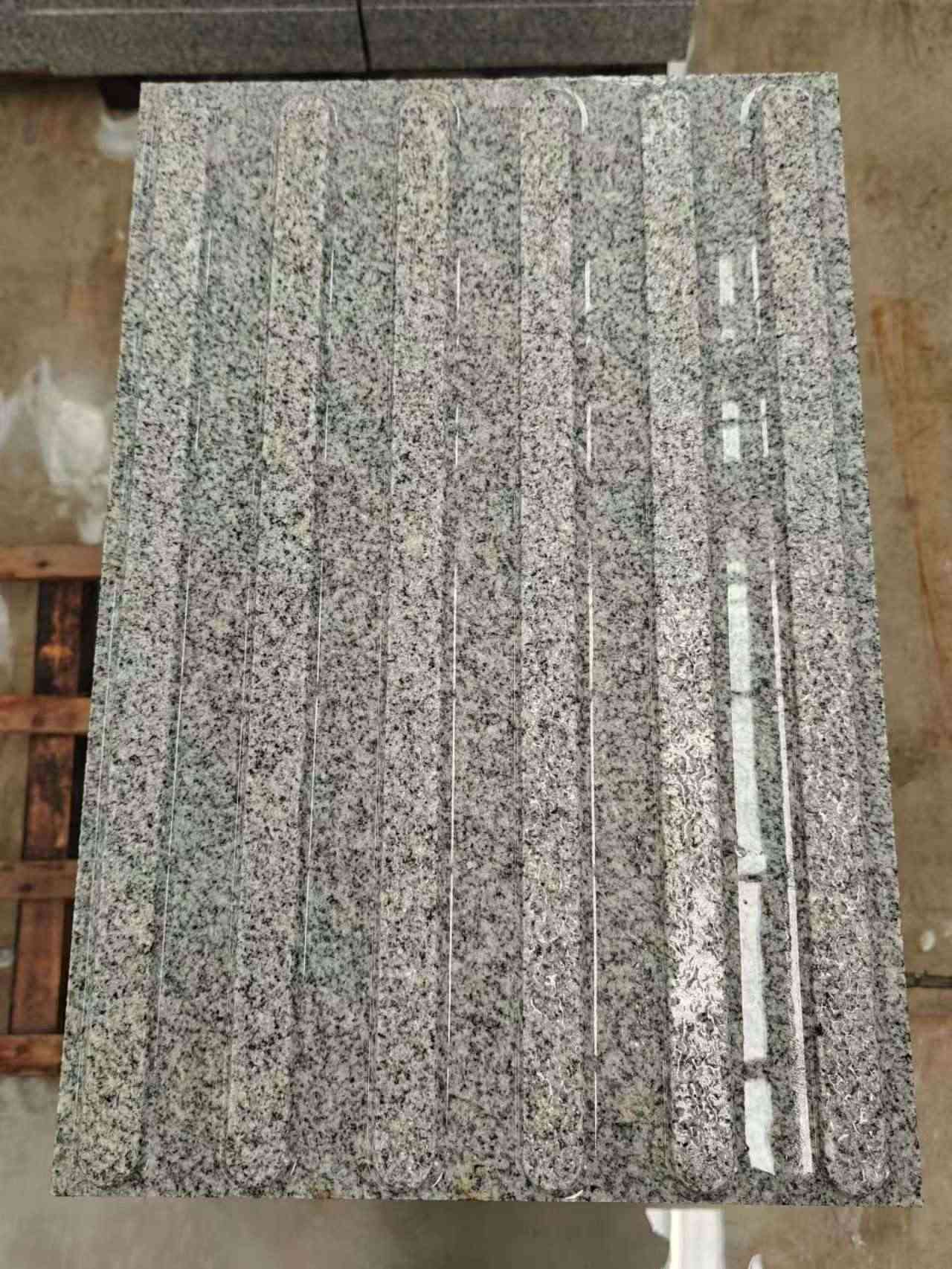 杭州 芝麻白花岗岩荔枝面雕刻盲道，盲条