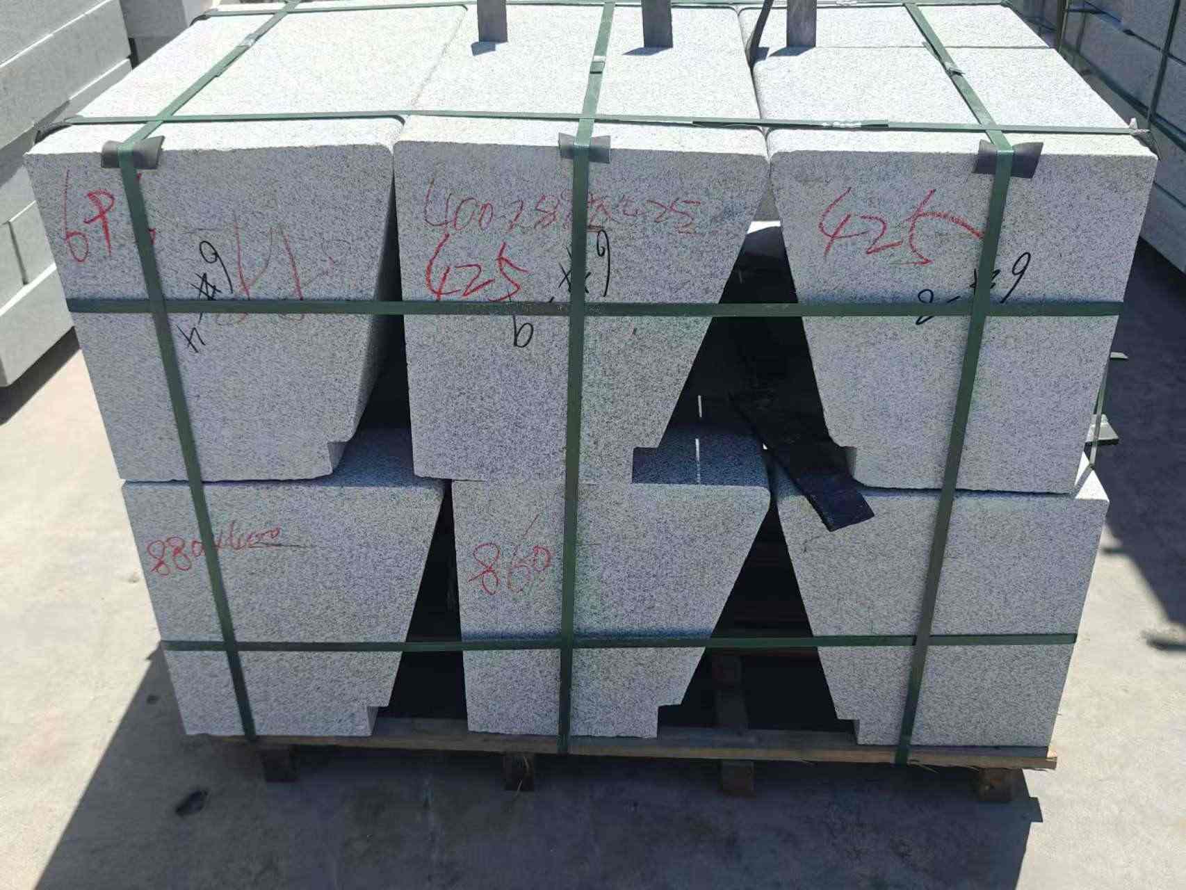 杭州 芝麻白异形坐凳，石凳