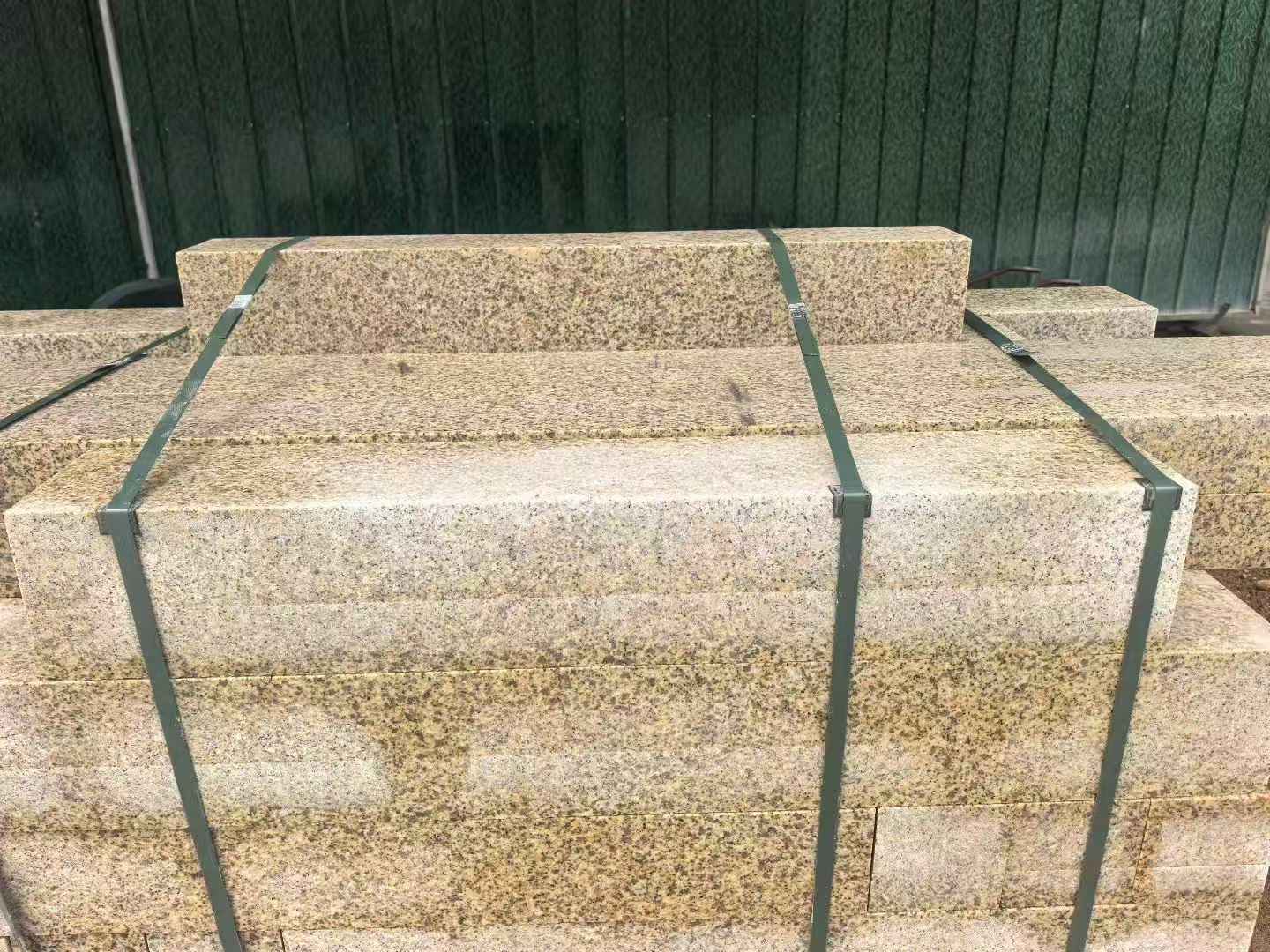 杭州 黄金麻花岗岩石材机切面栏杆料半成品