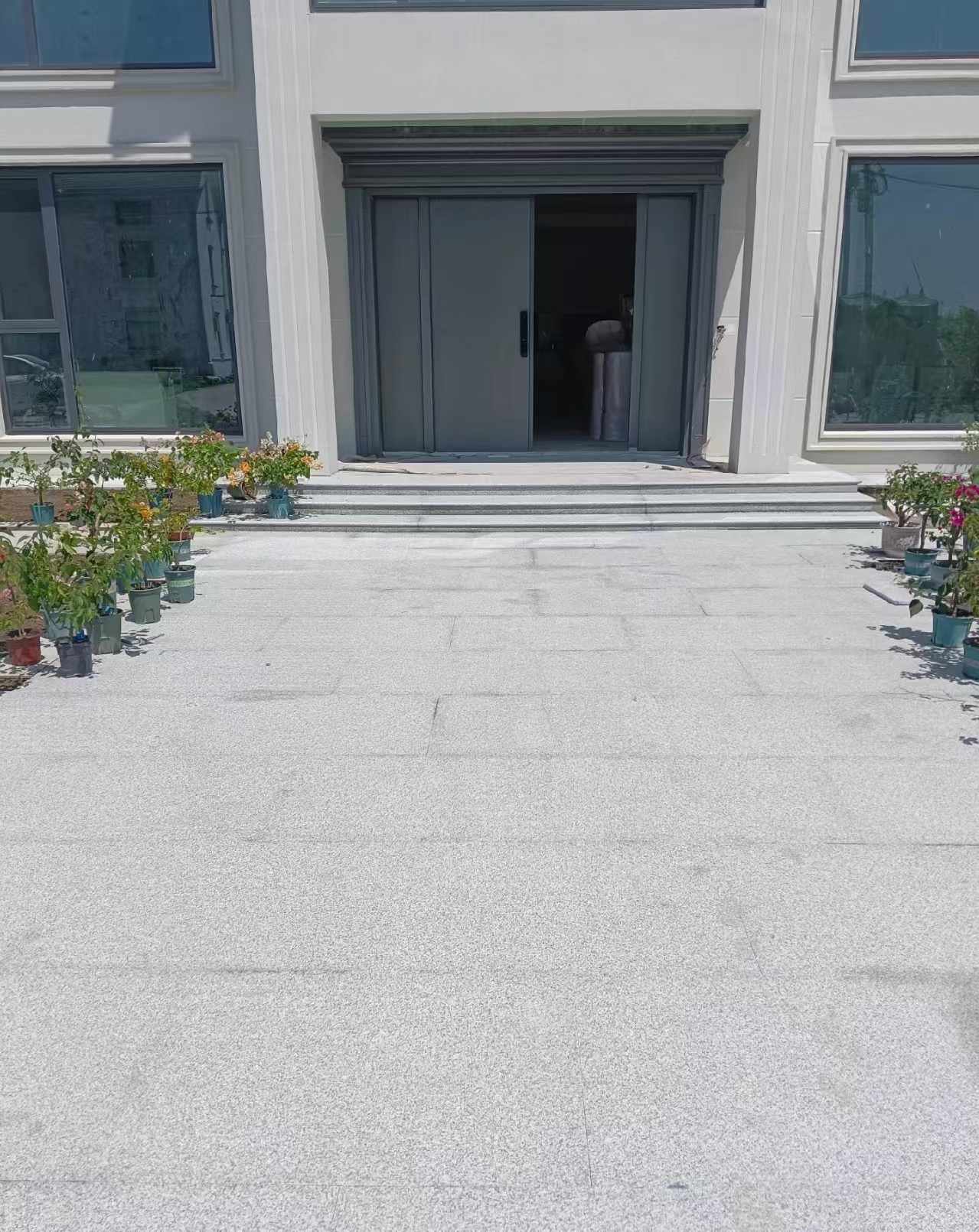 杭州 芝麻白花岗岩地铺石地面铺装