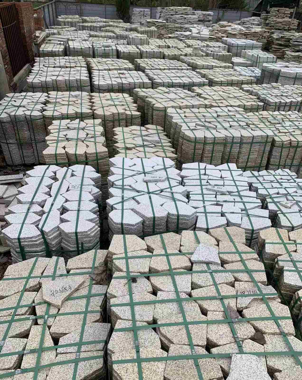 杭州 黄金麻白麻花岗岩荔枝面地铺石(冰裂纹)