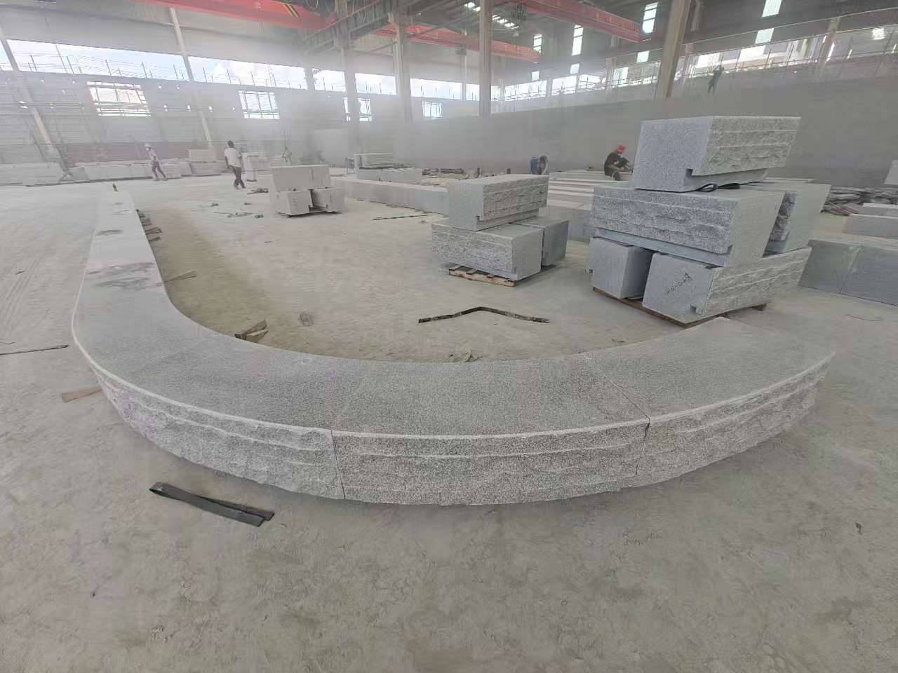 杭州 芝麻白异形坐凳，自然面光面弧形加工