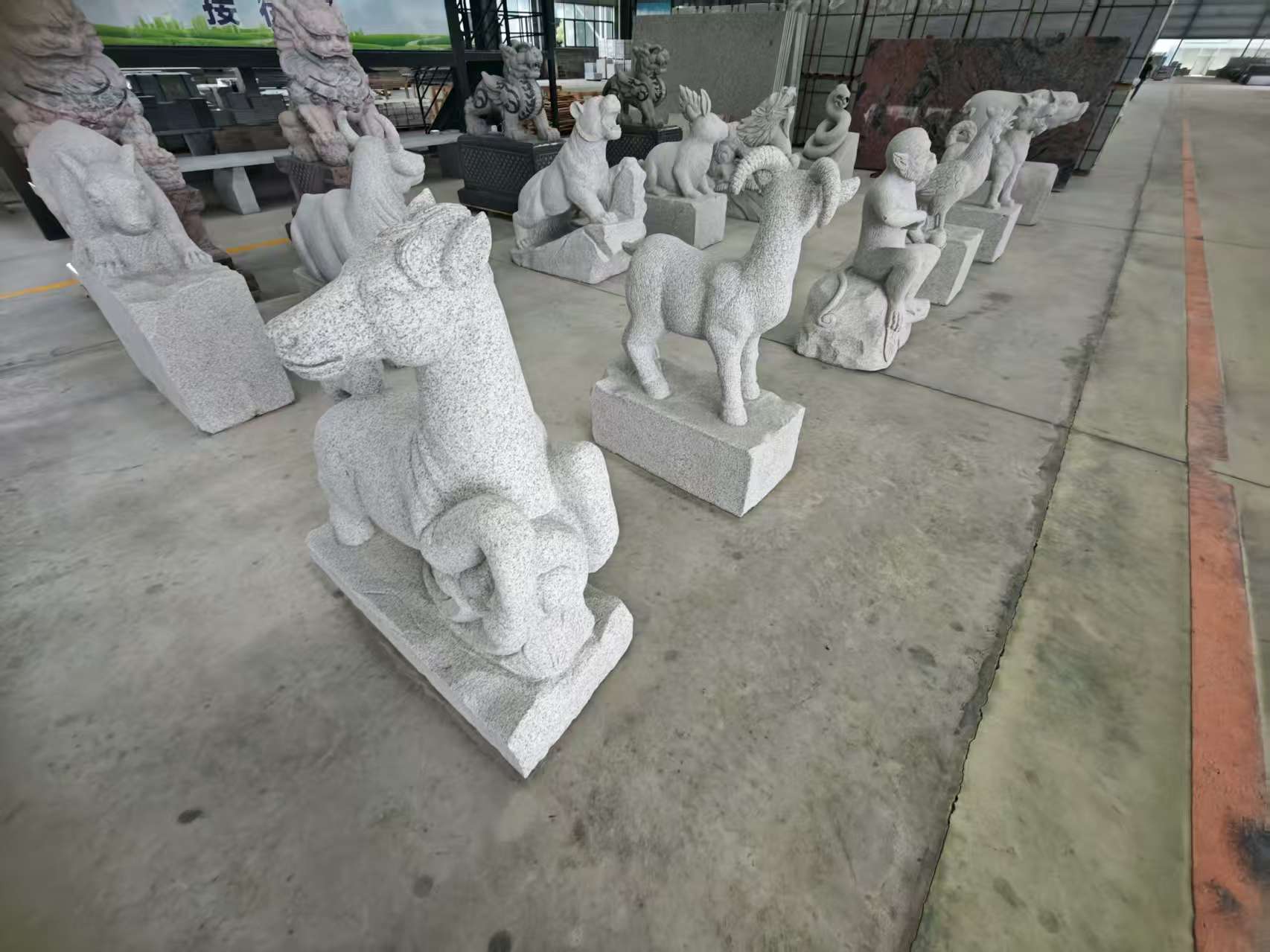 杭州 芝麻白花岗岩造型立体雕刻——十二生肖